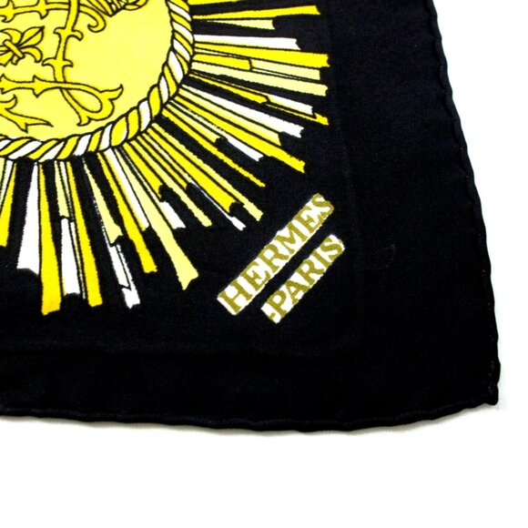 Authentic Vintage Hermes Le Soleil Royal 100% Silk Scarf, Carre 90 - Picture 3 of 14